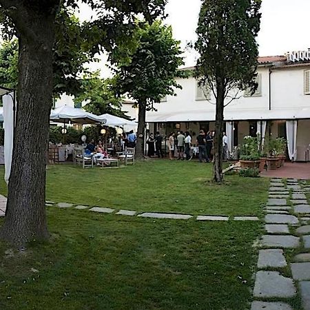 La Bussola Da Gino Hotel Quarrata Bagian luar foto