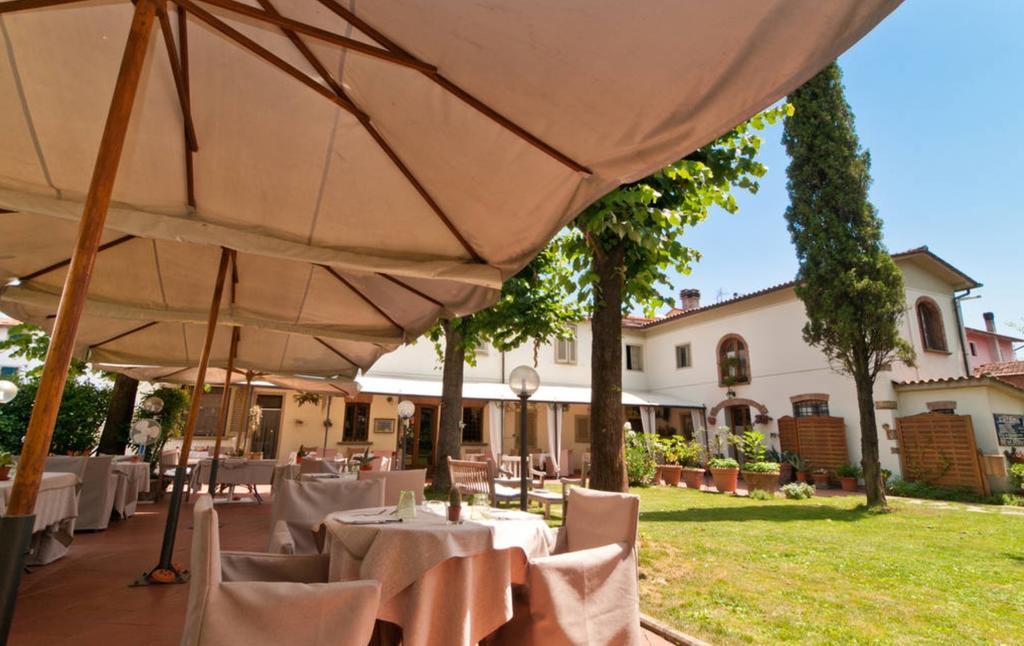 La Bussola Da Gino Hotel Quarrata Bagian luar foto